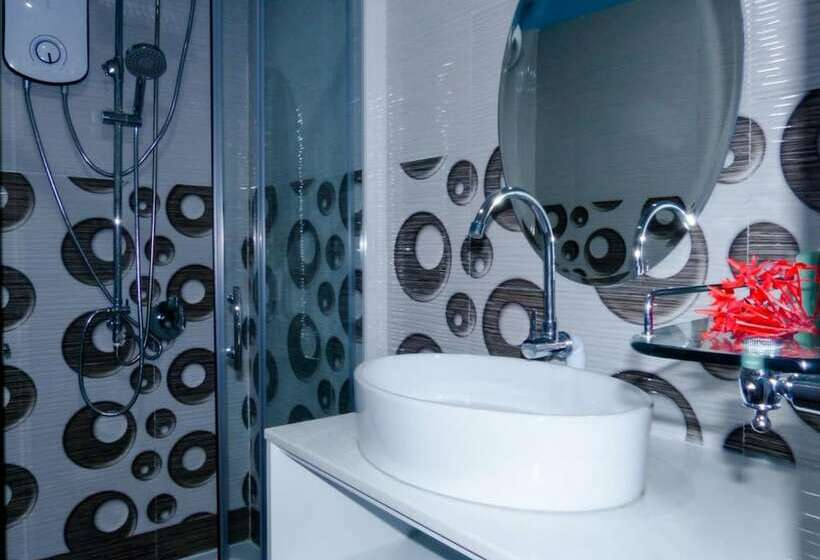 اتاق لوکس, Medhufaru Inn