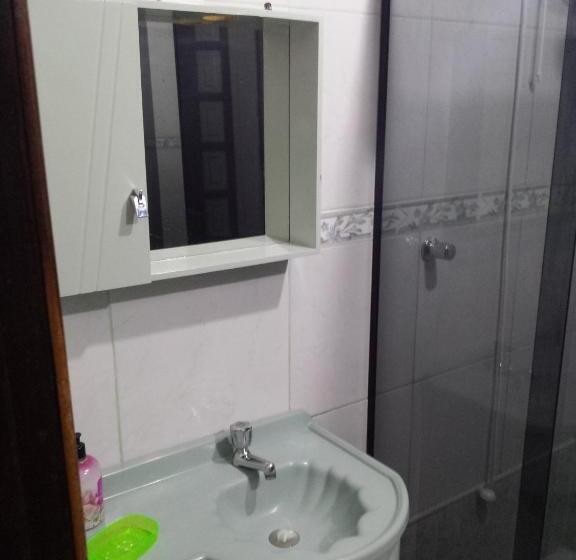 سوییت خانوادگی, Pousada Tio Tonho