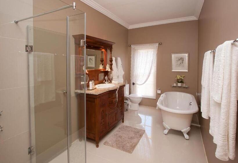 اتاق لوکس با چشم‌انداز باغ, La Plume Boutique Hotel & Spa