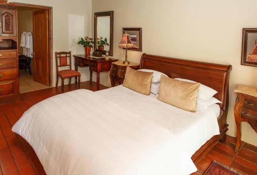 Полулюкс Вид на Сад, La Plume Boutique Hotel & Spa