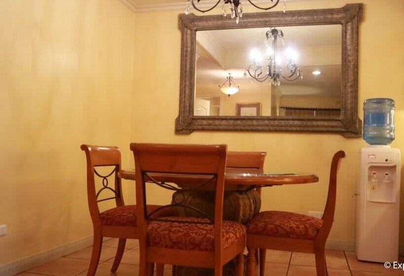 Апартаменты 3 Спальни, Sophia Suites Residence