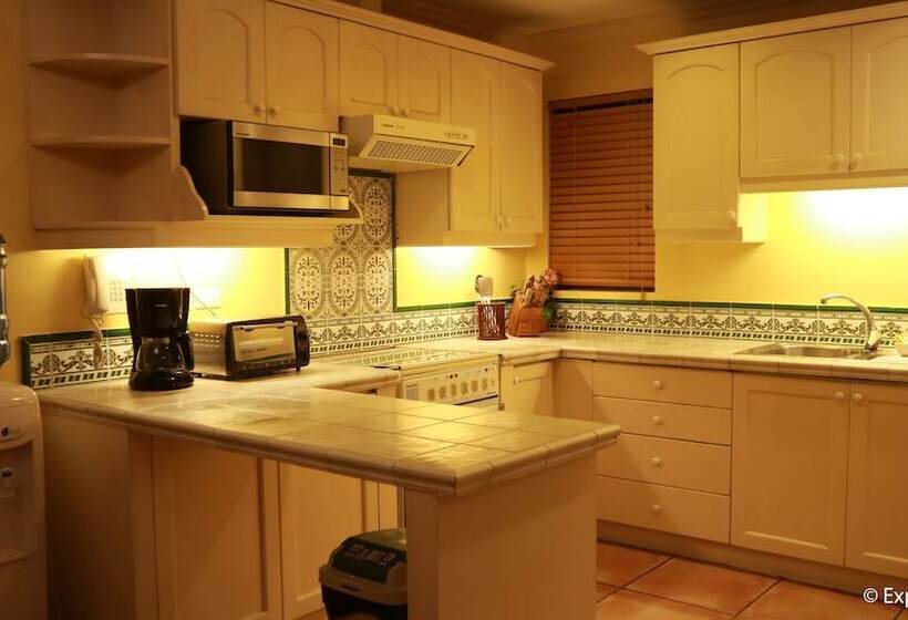 2-Bedroom Classic Apartment, Sophia Suites Residence