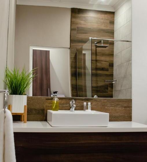 חדר סטנדרט, The Royal Guest House