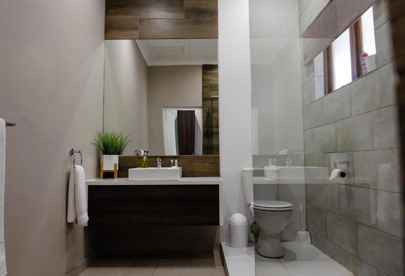 חדר דלוקס, The Royal Guest House