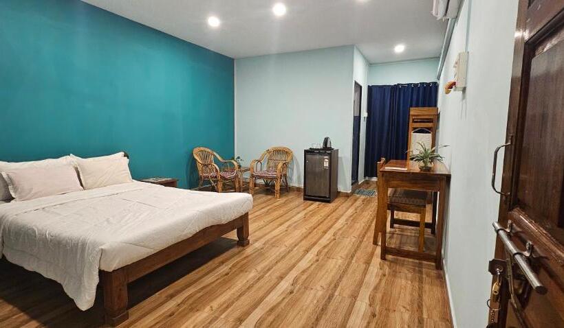 غرفة قياسية مطلّة علي البحر, Bens Inn