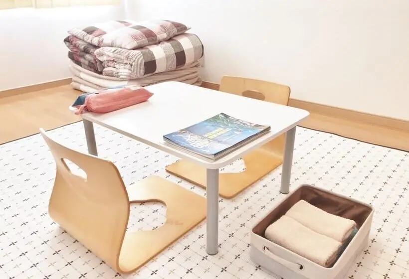 バスルーム共有のトリプルスタンダード, Guest House Branchee