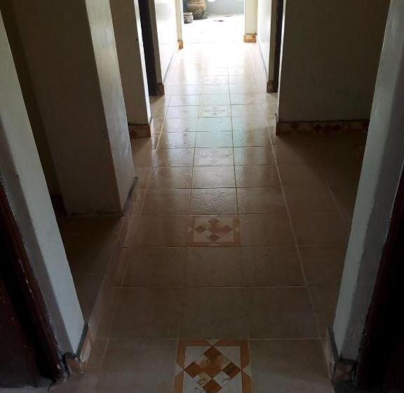 اتاق لوکس, Mona Lisa Guest House Kisumu