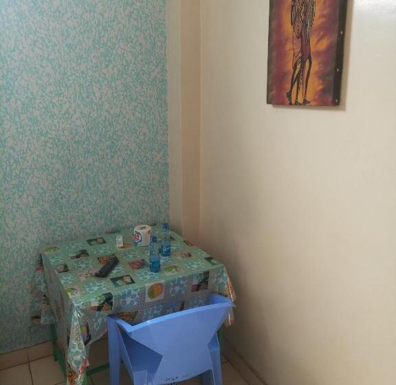اتاق لوکس, Mona Lisa Guest House Kisumu