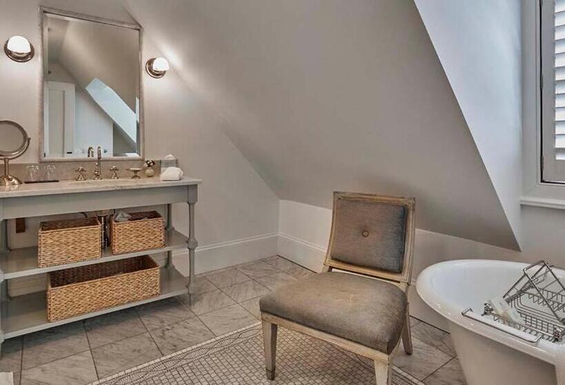 キングサイズベッドのスタンダードルーム, Bedford Post Inn