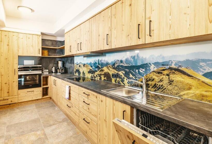 침실 4개 아파트, Lindlinghof