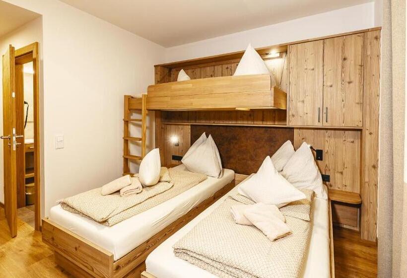 침실 4개 아파트, Lindlinghof