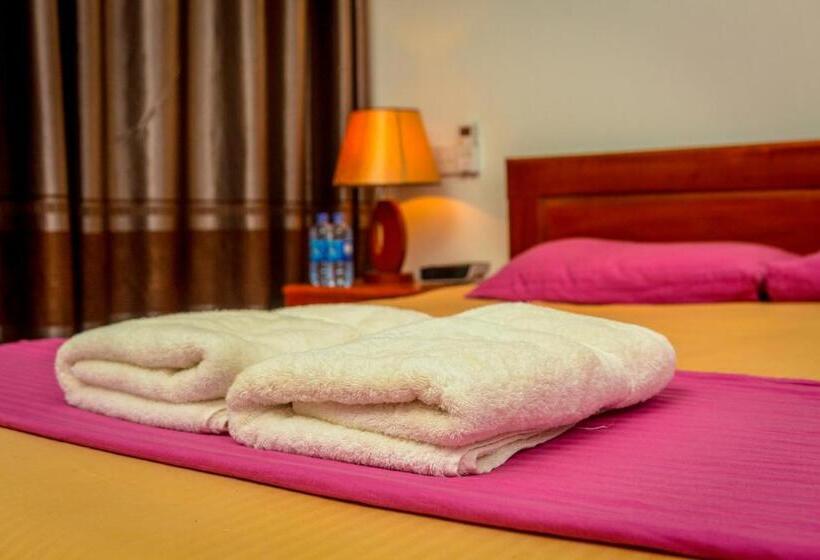 اتاق لوکس با بالکن, Dayanithi Guest House