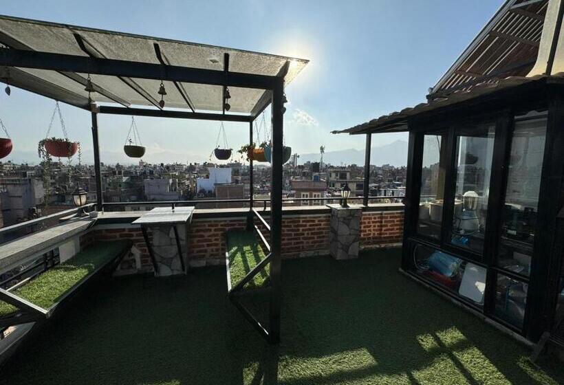 اتاق استاندارد یک نفره, Looniva Guest House