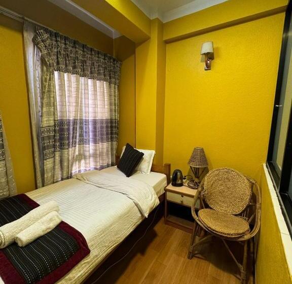 اتاق استاندارد یک نفره, Looniva Guest House