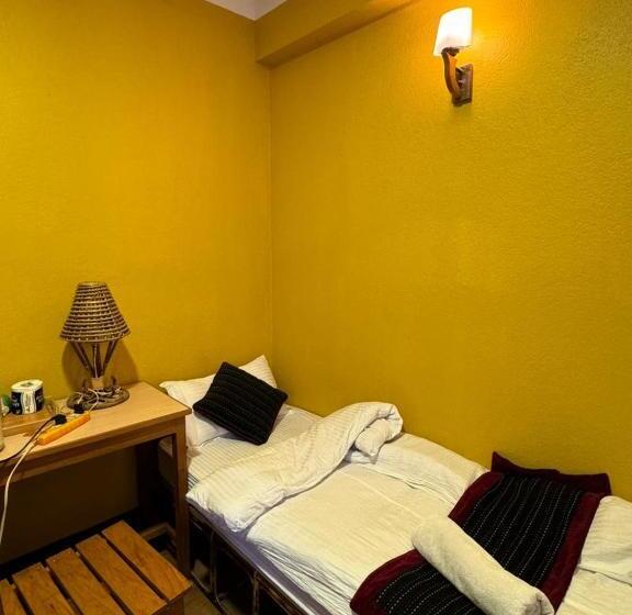 اتاق استاندارد یک نفره, Looniva Guest House