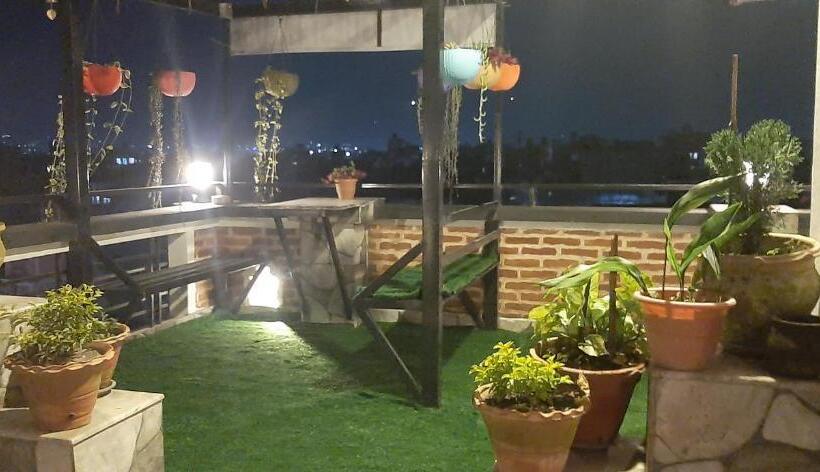 اتاق استاندارد یک نفره, Looniva Guest House