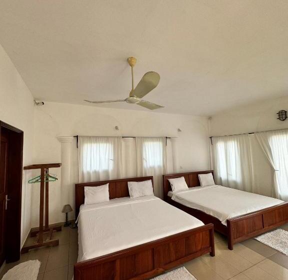 اتاق استاندارد چهار تخته با چشمانداز دریا, Ramaya Auberge Espagnole