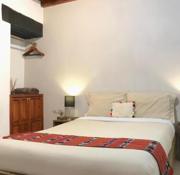 اتاق استاندارد با سرویس بهداشتی مشترک, Casa Azabache