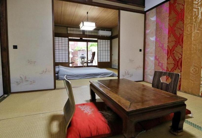 Zemin Kat Standart Oda, Hostel Ayame