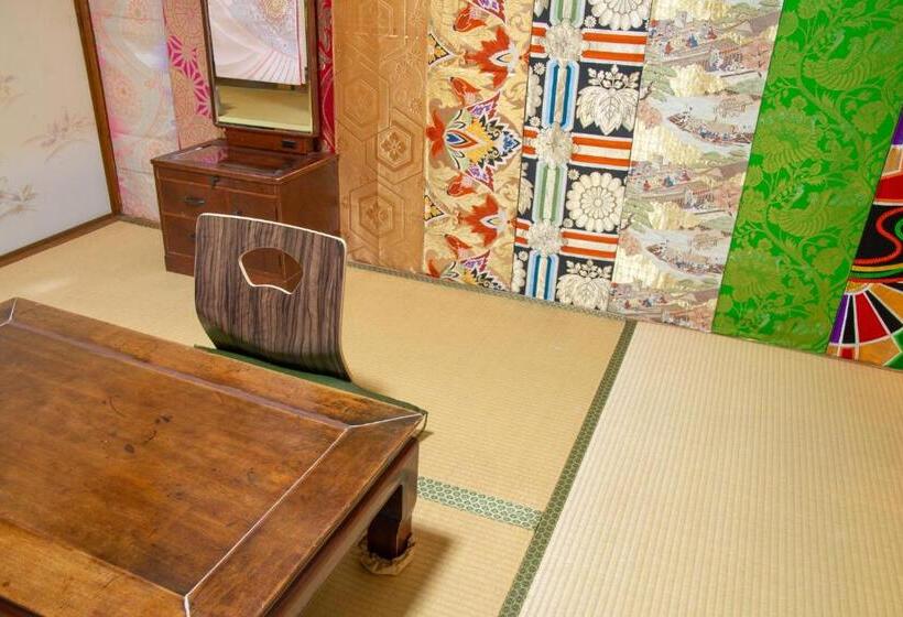 Zemin Kat Standart Oda, Hostel Ayame