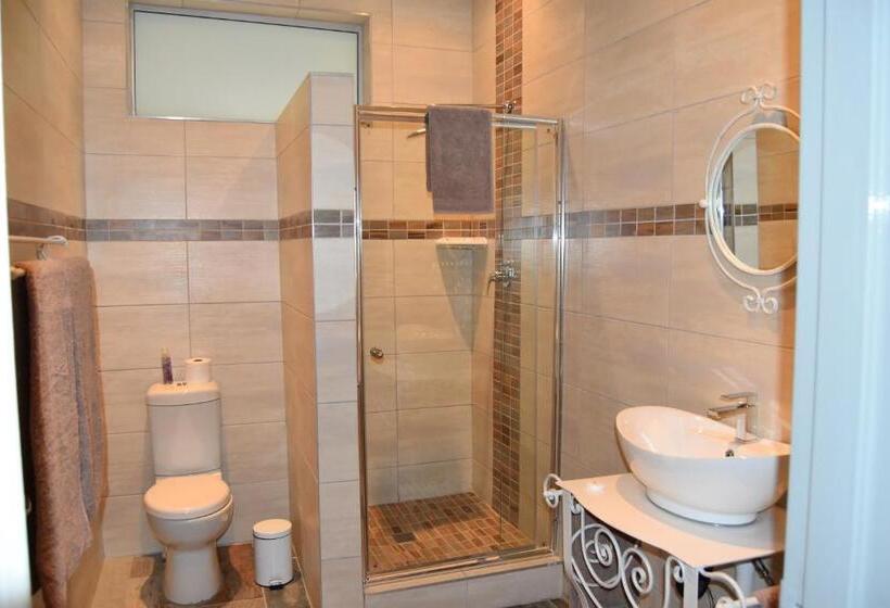 اتاق استاندارد, Quiver Inn Guesthouse