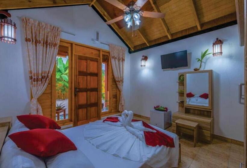 اتاق لوکس با بالکن, Sabba Summer Suite , Fodhdhoo