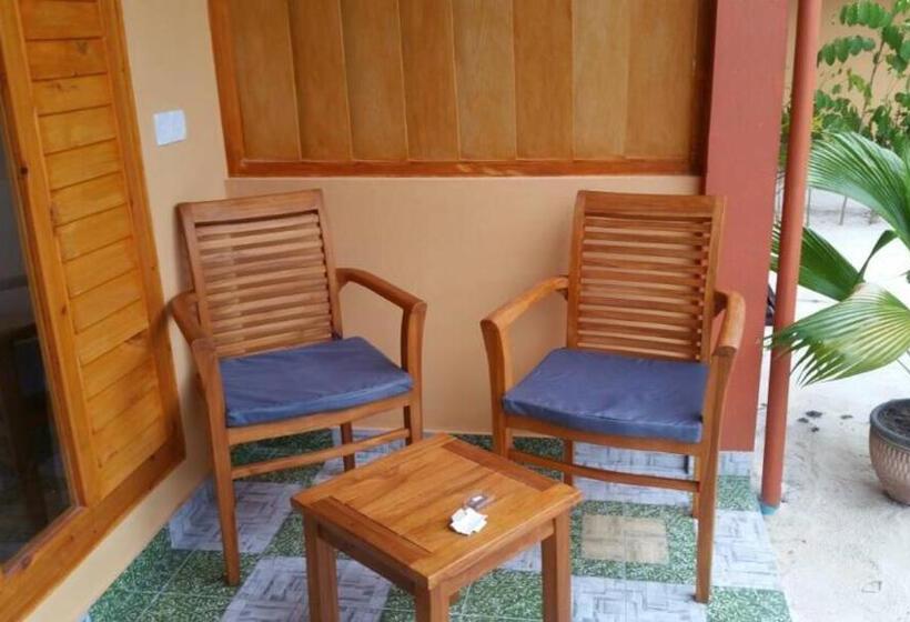 اتاق لوکس با بالکن, Sabba Summer Suite , Fodhdhoo