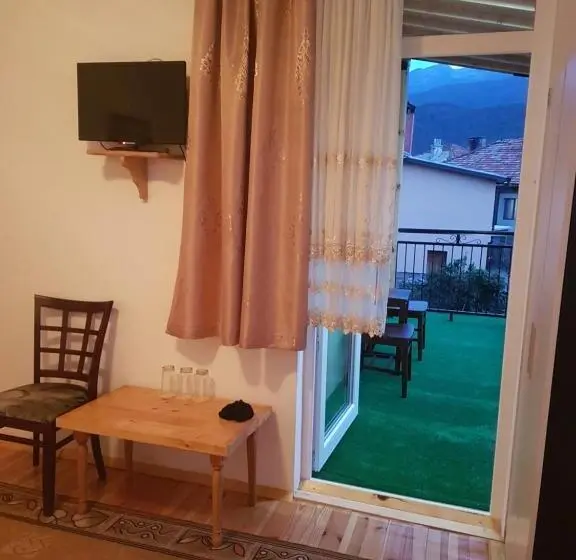 Standard Kolmen Hengen Huone, Yana Guest House