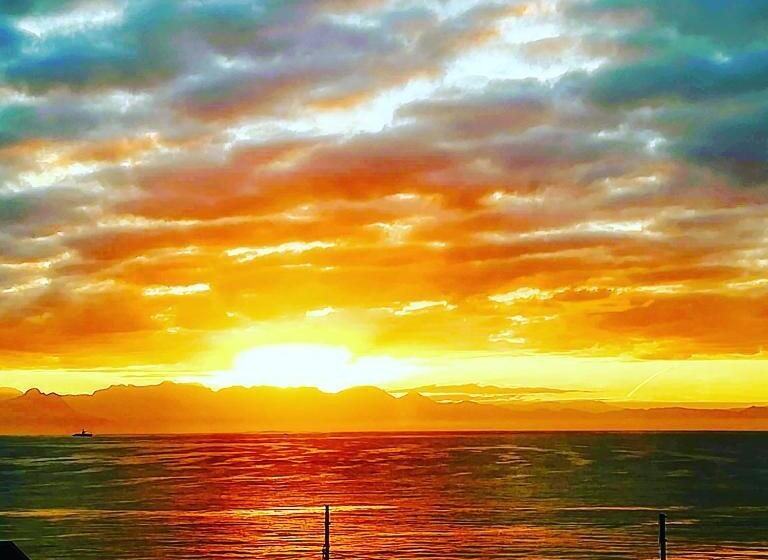 إستوديو ديلوكس, De La Hilcremat