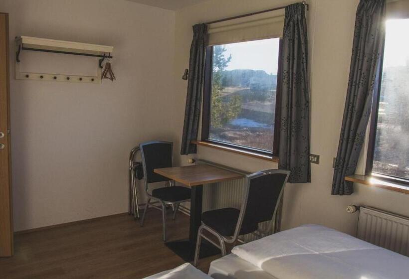 اتاق استاندارد با سرویس بهداشتی مشترک, Ormurinn Guesthouse