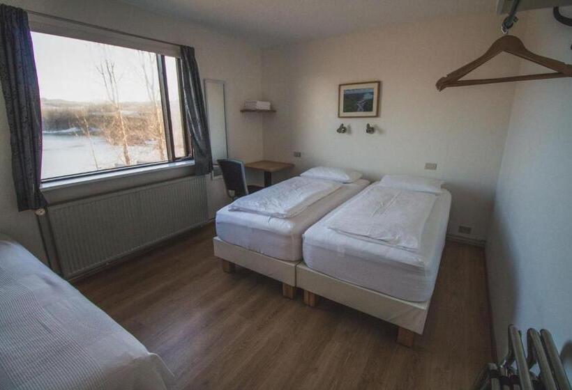 اتاق استاندارد سه تخته با سرویس بهداشتی مشترک, Ormurinn Guesthouse