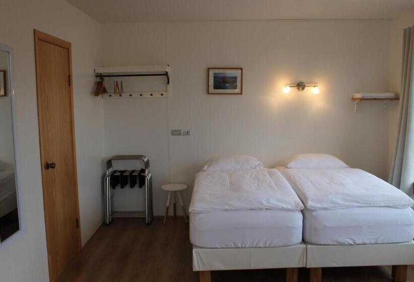 اتاق خانوادگی با سرویس بهداشتی مشترک, Ormurinn Guesthouse