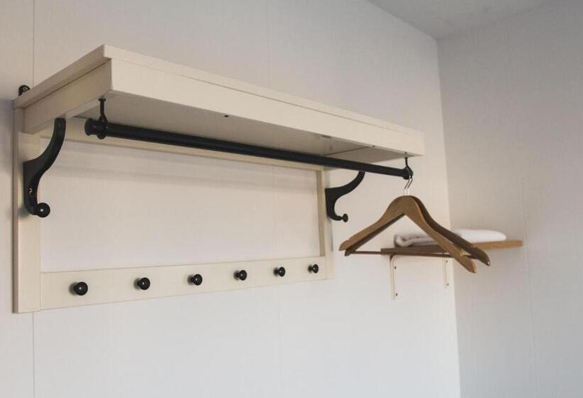 اتاق خانوادگی با سرویس بهداشتی مشترک, Ormurinn Guesthouse