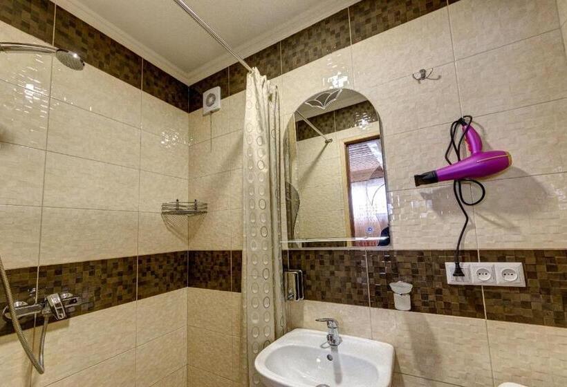 Quarto Triplo Standart, Palaga Bukovel