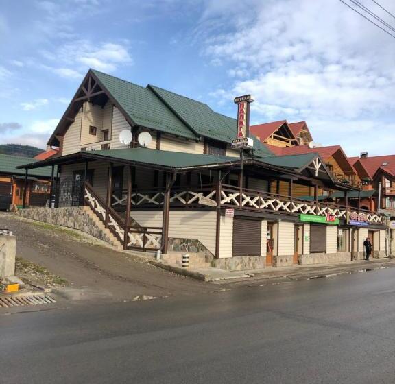 Quarto Triplo Standart, Palaga Bukovel