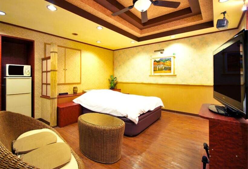 스탠다드 룸, Joy