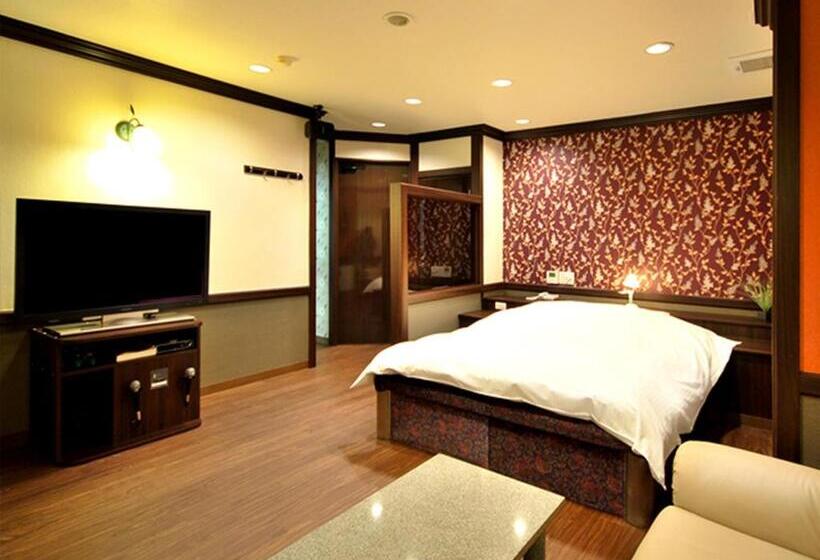 스탠다드 룸, Joy