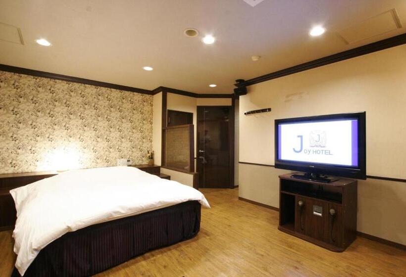 스탠다드 룸, Joy