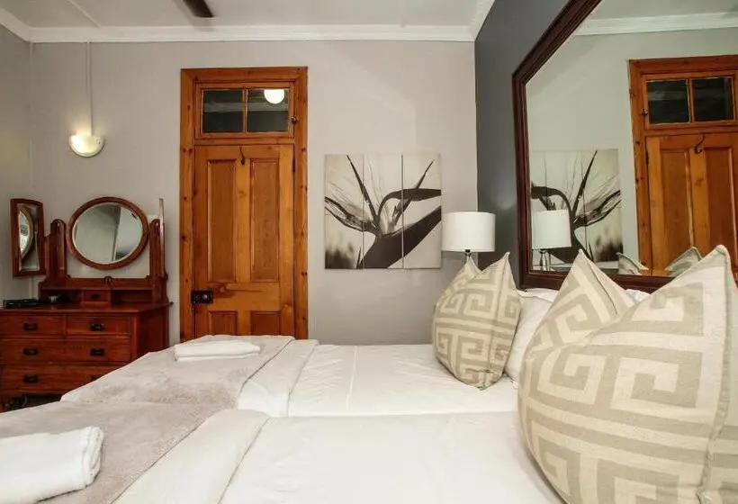 سوییت, Beechwood B&b