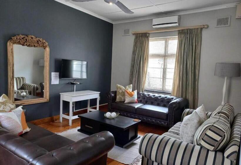 חדר משפחתי, Beechwood B&b