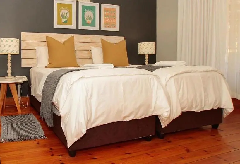 اتاق خانوادگی, Beechwood B&b