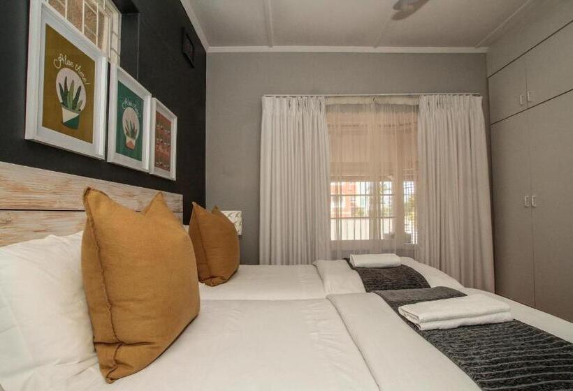 חדר משפחתי, Beechwood B&b