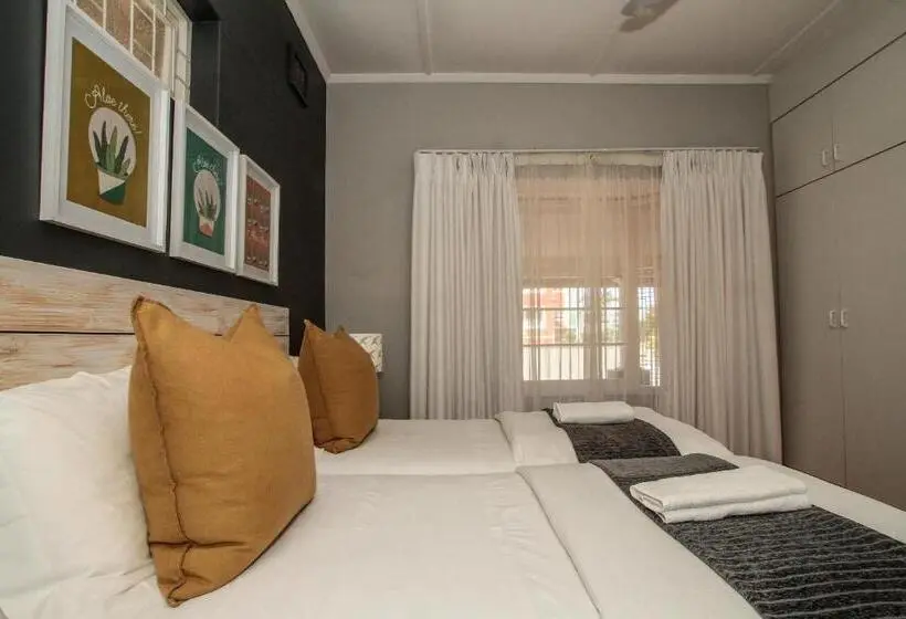 اتاق خانوادگی, Beechwood B&b