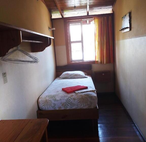 اتاق استاندارد یک تخته با سرویس بهداشتی مشترک, Hostal Hansi
