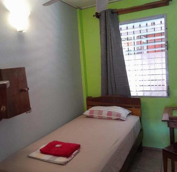 اتاق استاندارد یک نفره, Hostal Hansi