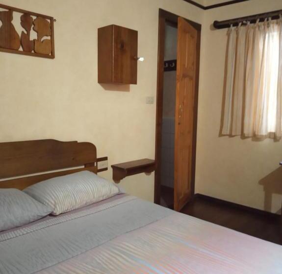 اتاق استاندارد, Hostal Hansi