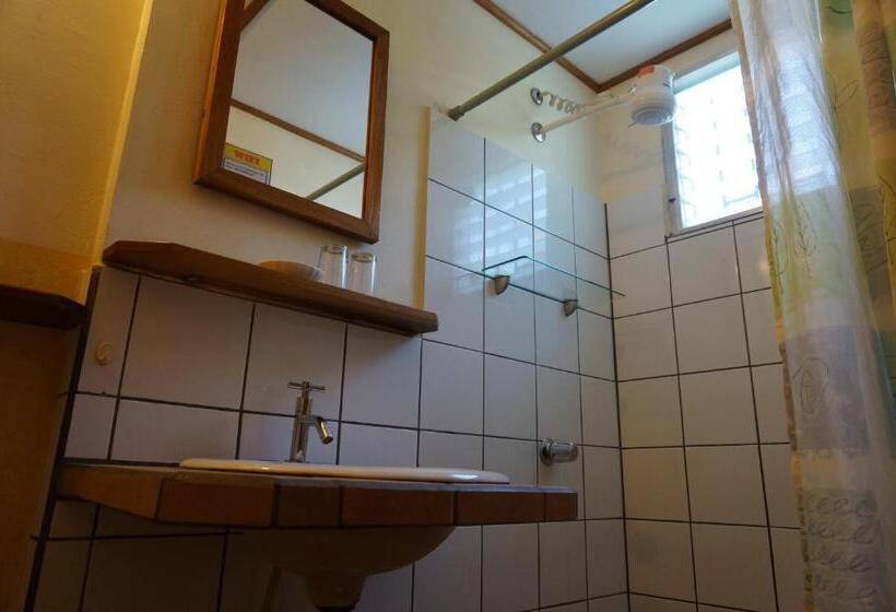 اتاق استاندارد چهار تخته, Hostal Hansi