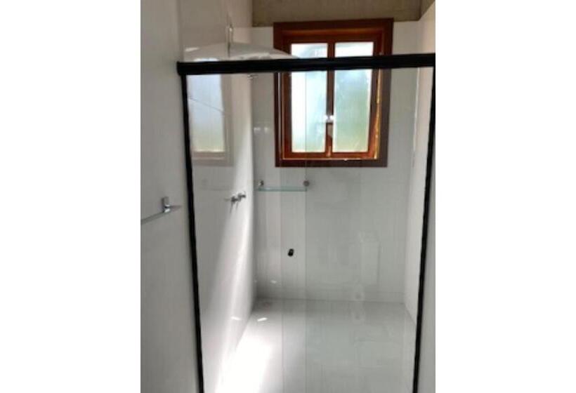 高级三人间, Pousada Chácara Putini