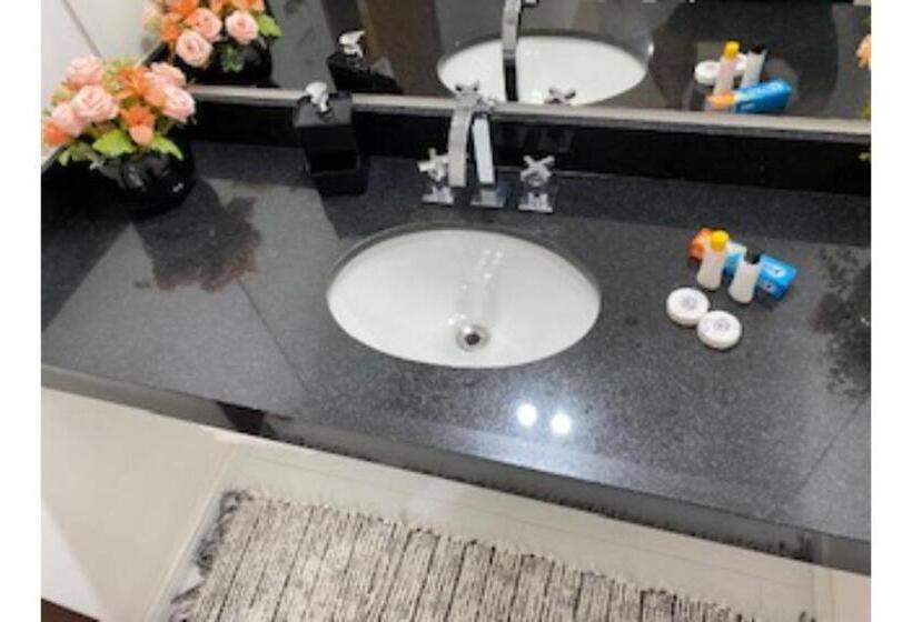 高级三人间, Pousada Chácara Putini