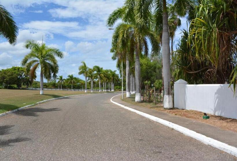 اتاق اکونومی, Seacastles By The Beach/pool